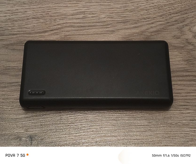 Повербанк AKEKIO