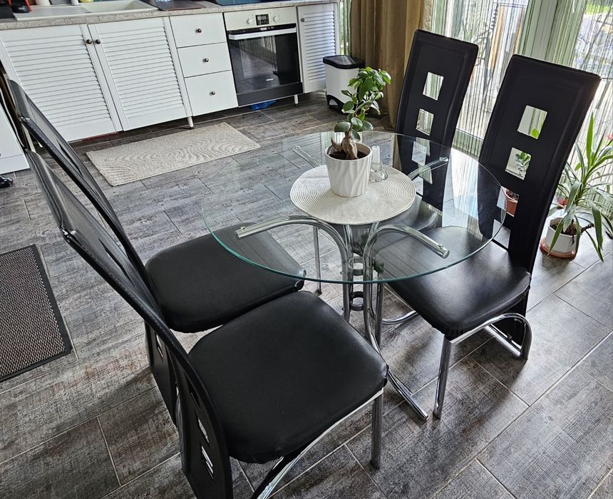 Masă sticla și scaune