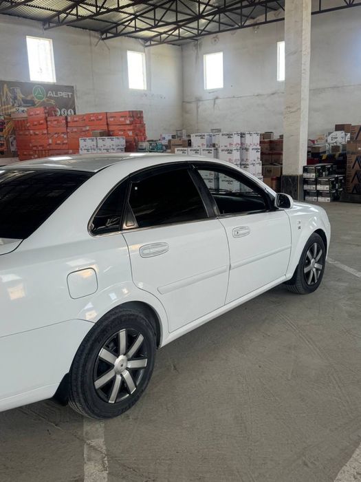 Lacetti 1.8 2011