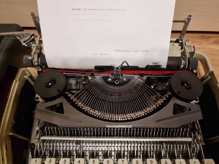 Masina de scris Antares de calatorie documente originale 1968 function