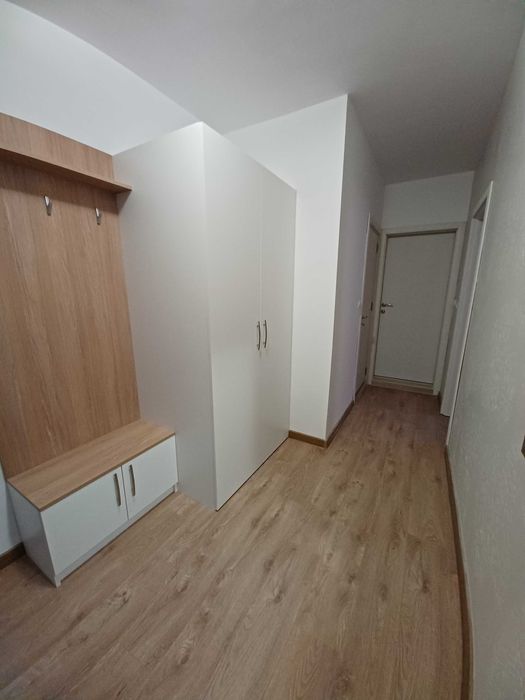 Дава се под наем Тристаен апартамент в Варна, Автогара - 90 кв.м за 1000 € - Снимка #3