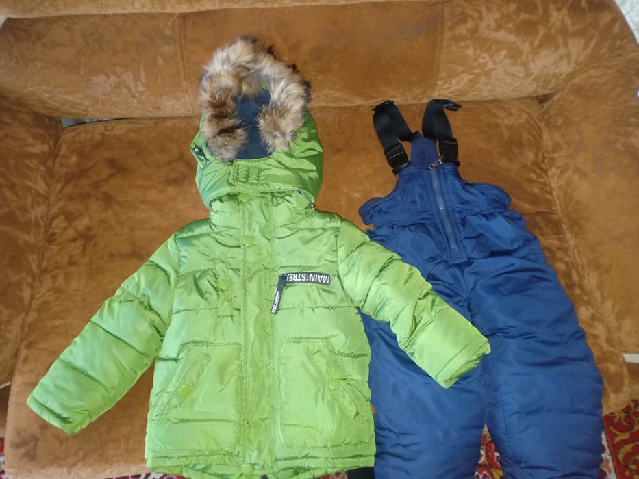 Продам детскую куртку