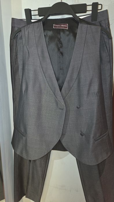 Продавам костюм за абитуренски бал за момче 174см високо 50 размеп кос