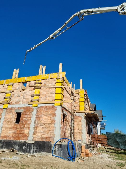 Case  în Valea adanca