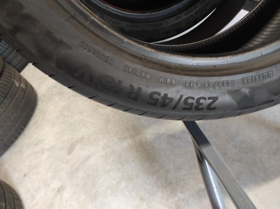 235/45/18 Continental