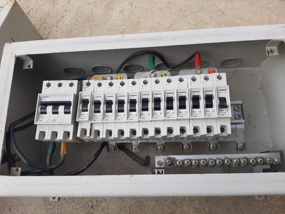 Электрический шкаф с автоматом