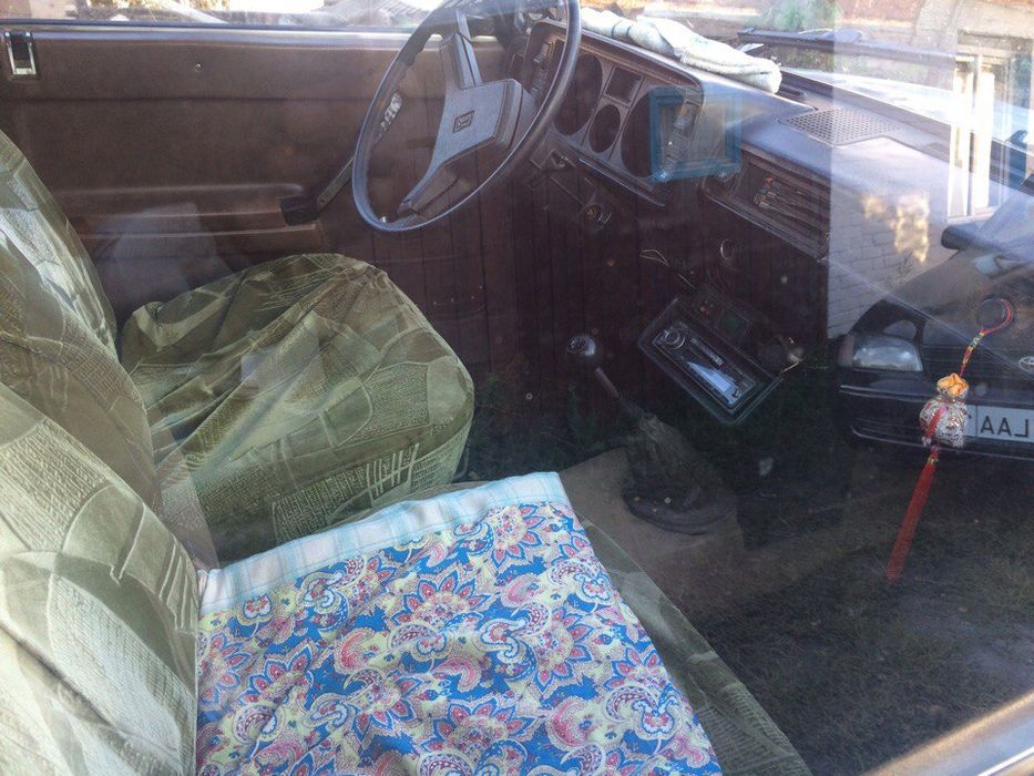 Машина на ходу. Есть торг