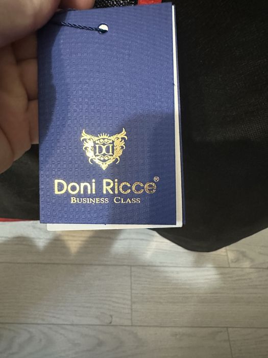 Продам кастюм новый не