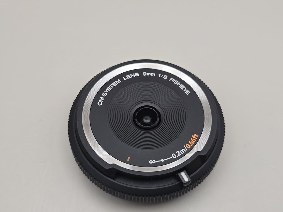 OM SYSTEM Body Cap Lens 9mm f/8.0 Fisheye (sau Olympus BCL-0980)