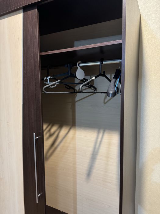 Срочно продам шкаф