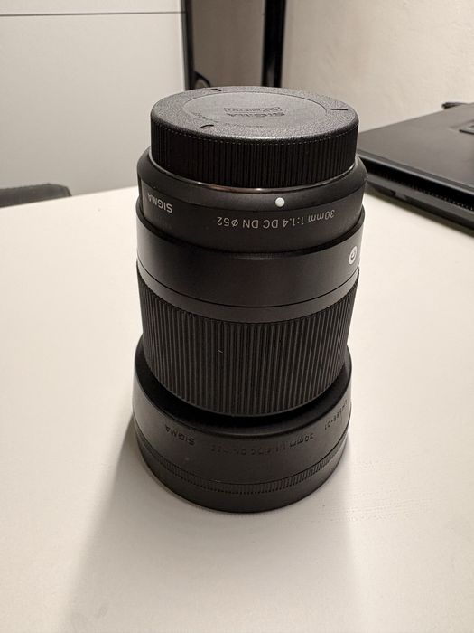 Sigma 30mm 1:1.4 dc dn 52