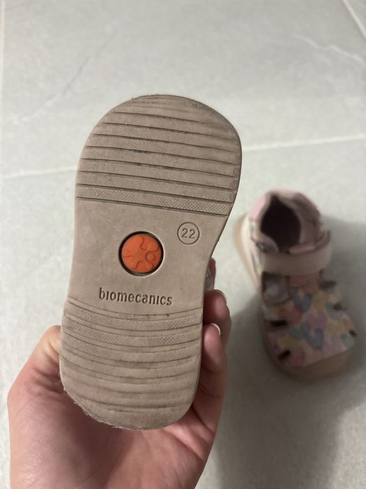 Sandale Biomecanics piele marimea 22+balerini H&M cadou