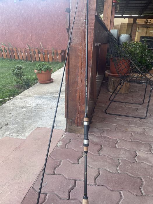 Lanseta de pescuit medium spin