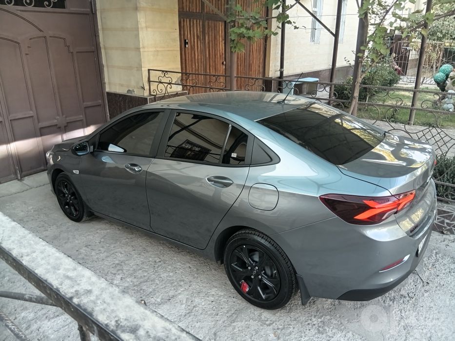 Chevrolet onix redline
