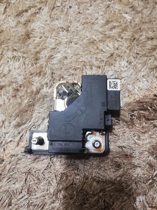 Продавам сензор за ток на батерията за Мерцедес W205