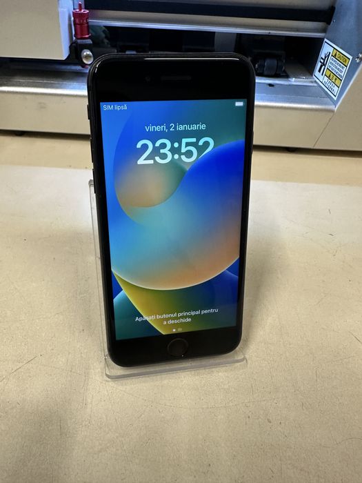 Iphone 8 / 64 gb / garantie / folie sticla cadou