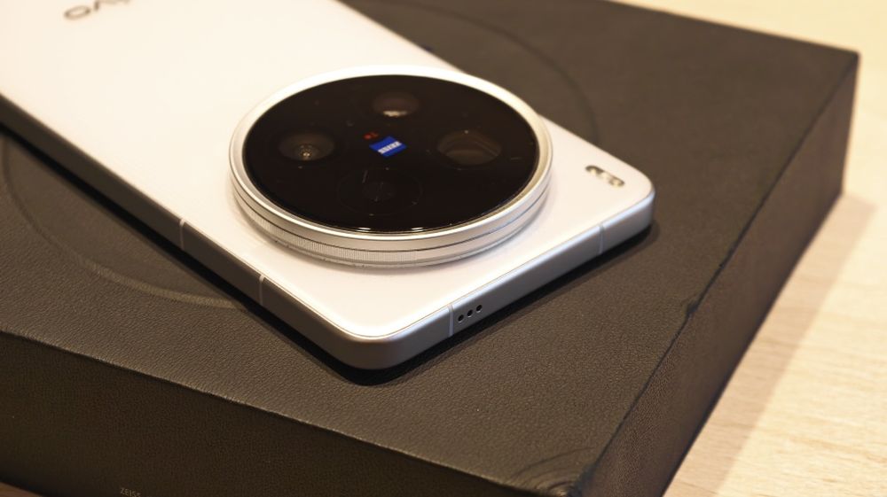 vivo x200 ultra  alb 12gb + 256gb + kit fotografie