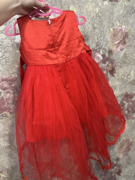 Продам платья для девочки от 6 мес до 1,5 лет