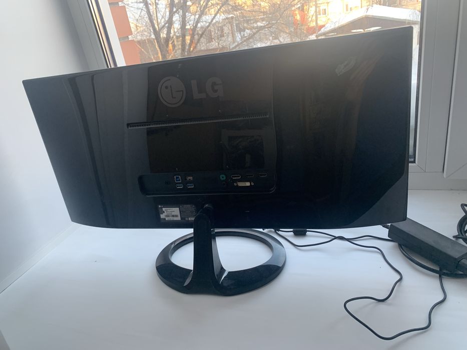 Продам монитор б/у