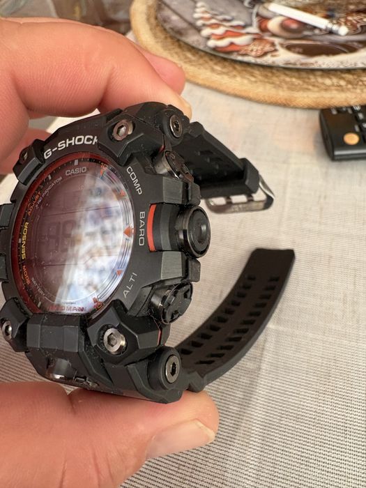 Casio 9500 перфектен в гаранция