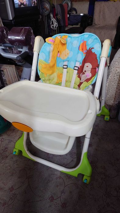Детский стульчик для кормления, крепкий, качественный,много функций