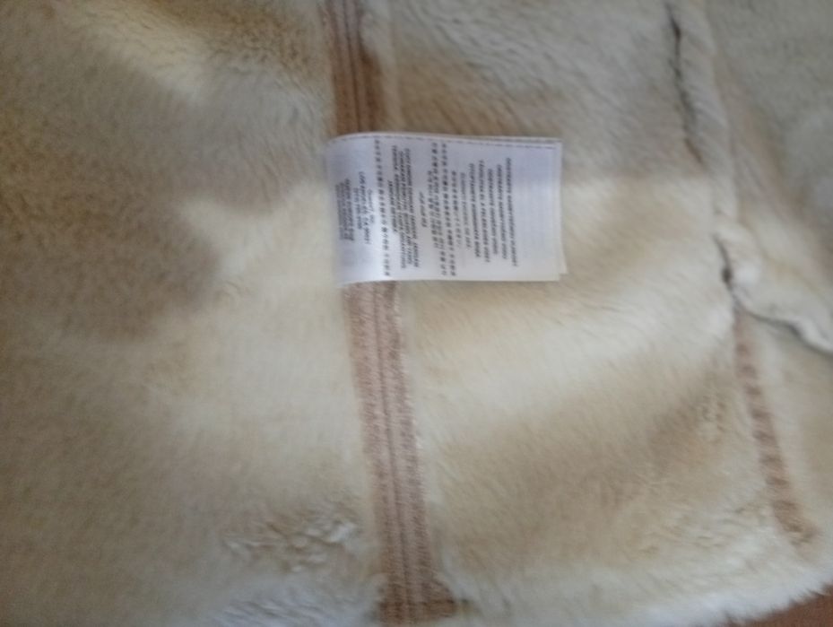 Марково яке за момиче 12-14 г.в добро състояние.