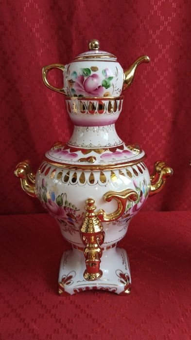 Фарфоровый самоварчик Гжель