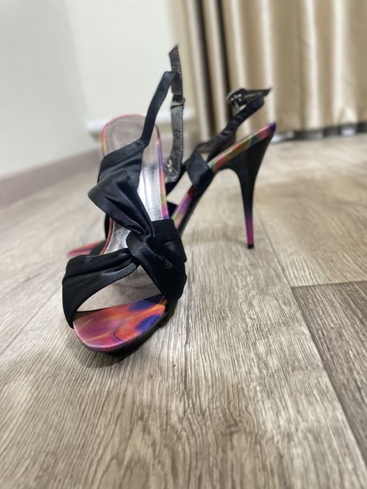 Продам платье и туфли.