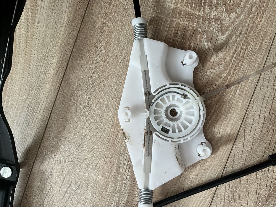 Macara geam electric fata stanga/dreapta VW Golf 5 / Jetta (Noua)