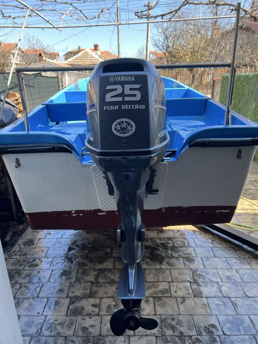 Продавам лодка