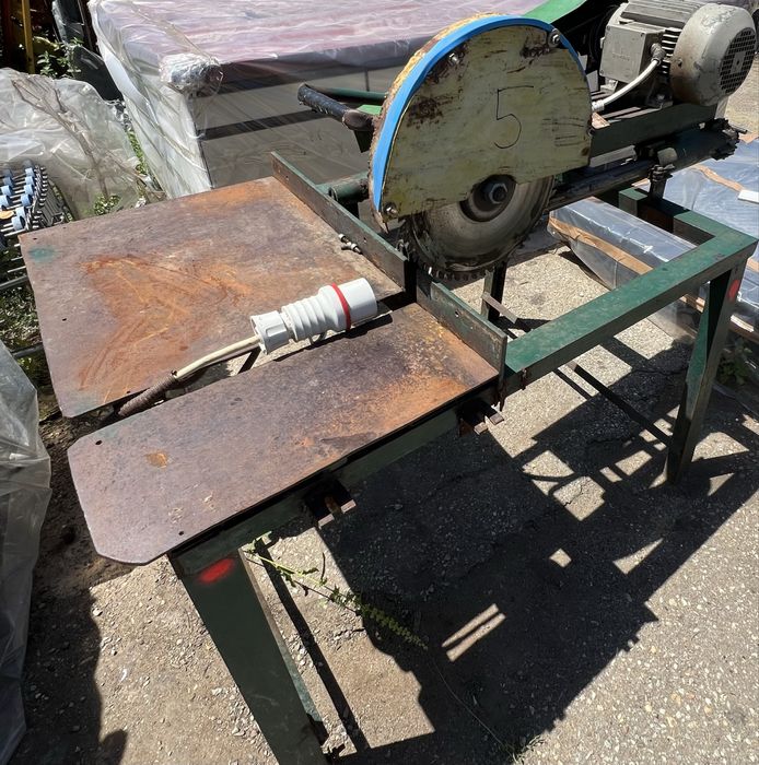 Fierastrau circular cu avans , mobil pe sine motor 3 kw SIEMENS