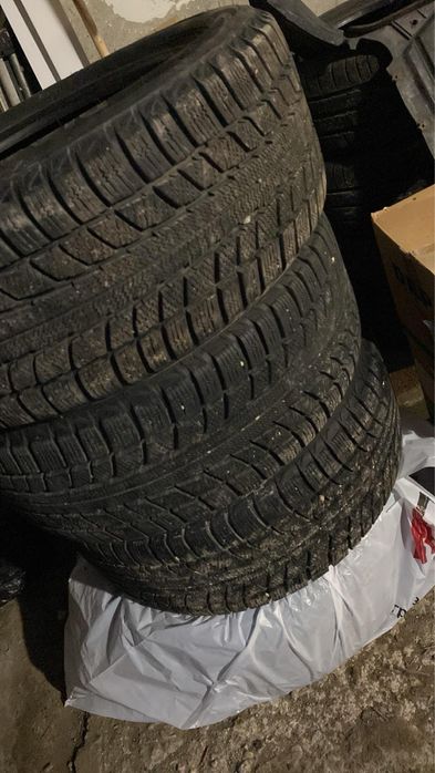 Зимни гуми 225/50/17 цола