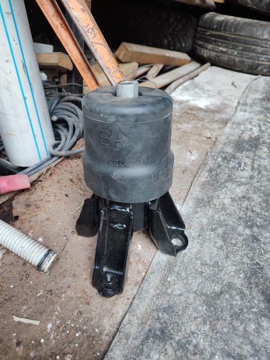 Передняя подушка