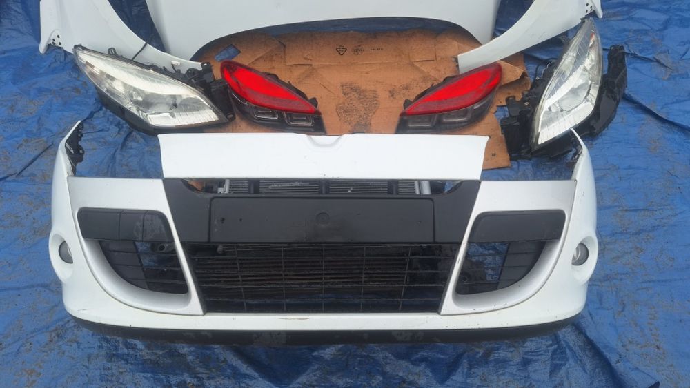Fata completa Renault megane 3 bara fata capota faruri tragar triple