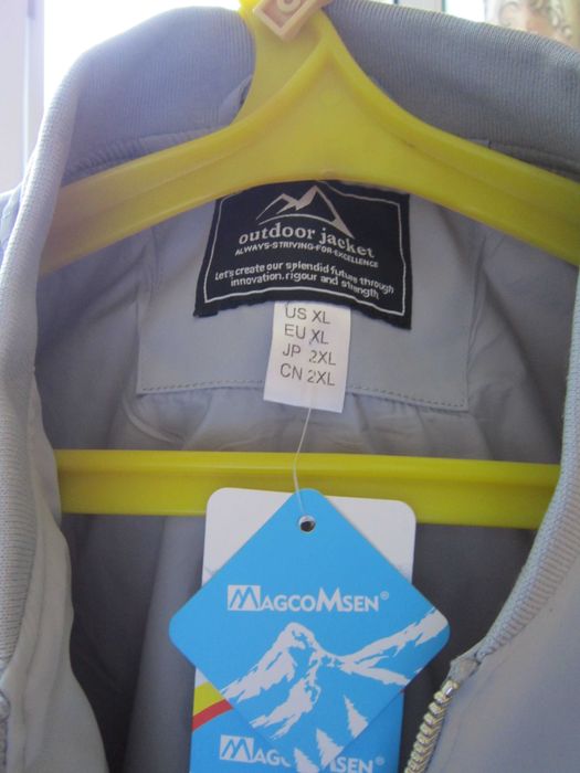 Новая женская куртка-бомбер