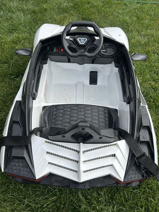 Vand masinuta electrica, claxon, muzica, Usb, cu telecomanda