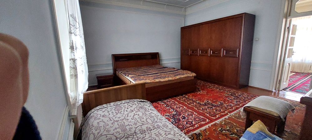 Uy sotiladi.Sabzavot mahallasida