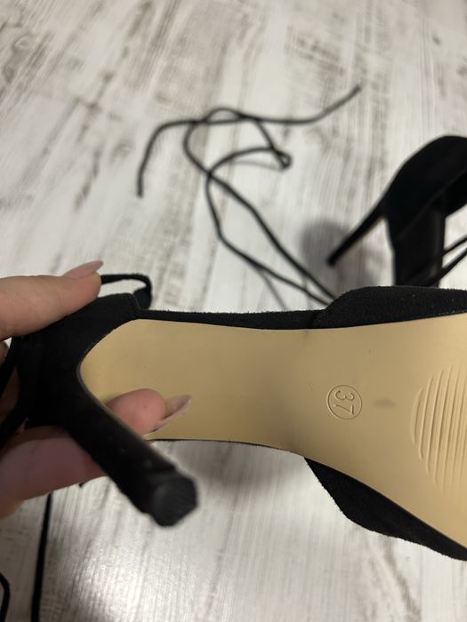 Чисто нови елегантни токчета!