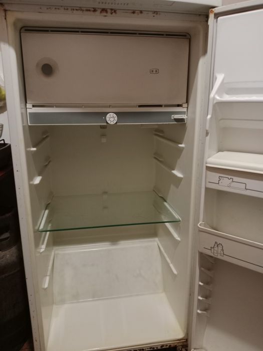 Холодильник Бирюса