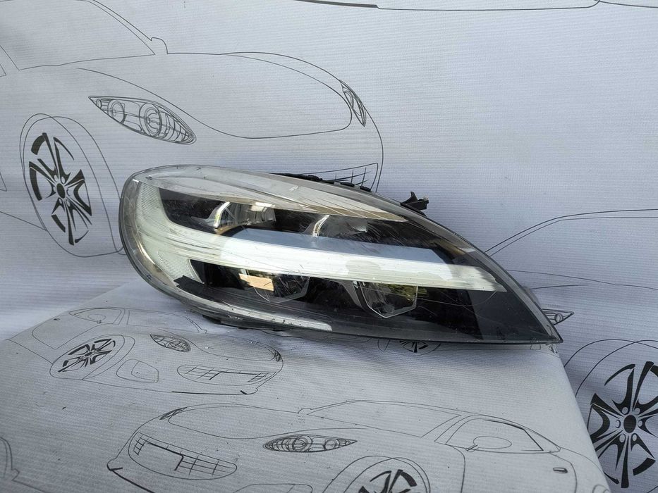 Far Dreapta Uk Full Led Facelift Volvo V40 2015 / 2016-2019 Cod OEM 31420450 (1E1)