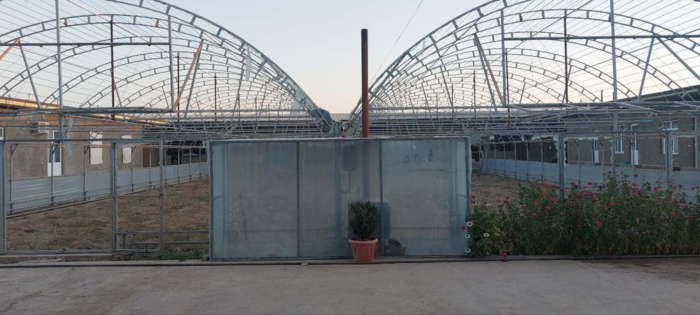 Tayyor issiqxona sotiladi