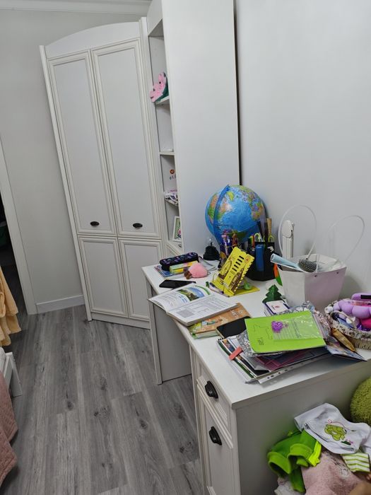 Продам комплект мебели в отличном состоянии