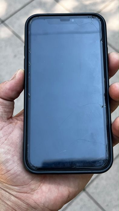 Iphone 11 черный.