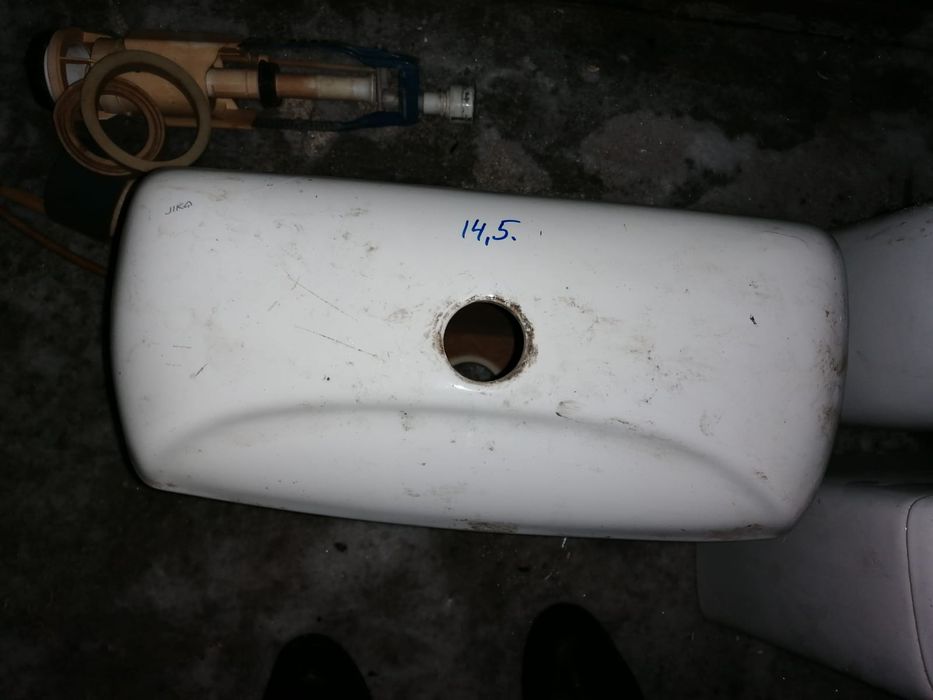 Продам бачки б/у