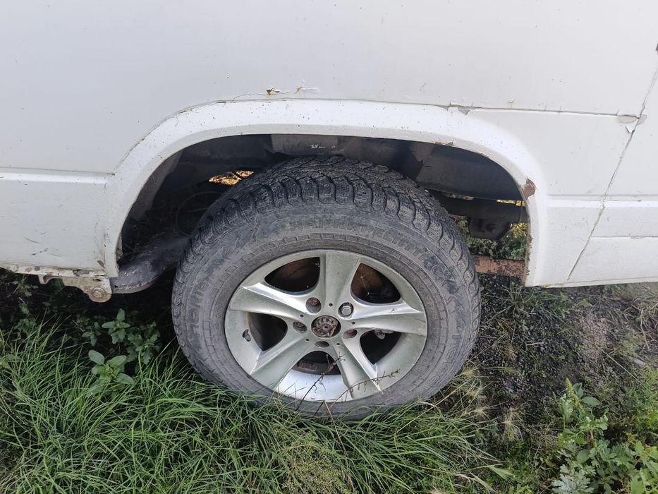 Продам машину Volkswagen Transporter