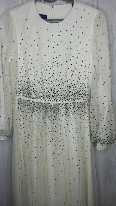 Vecherniy koylak juda chiroyli