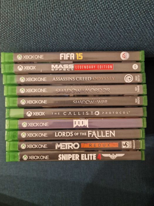 Vand jocuri xbox one in stare foarte buna