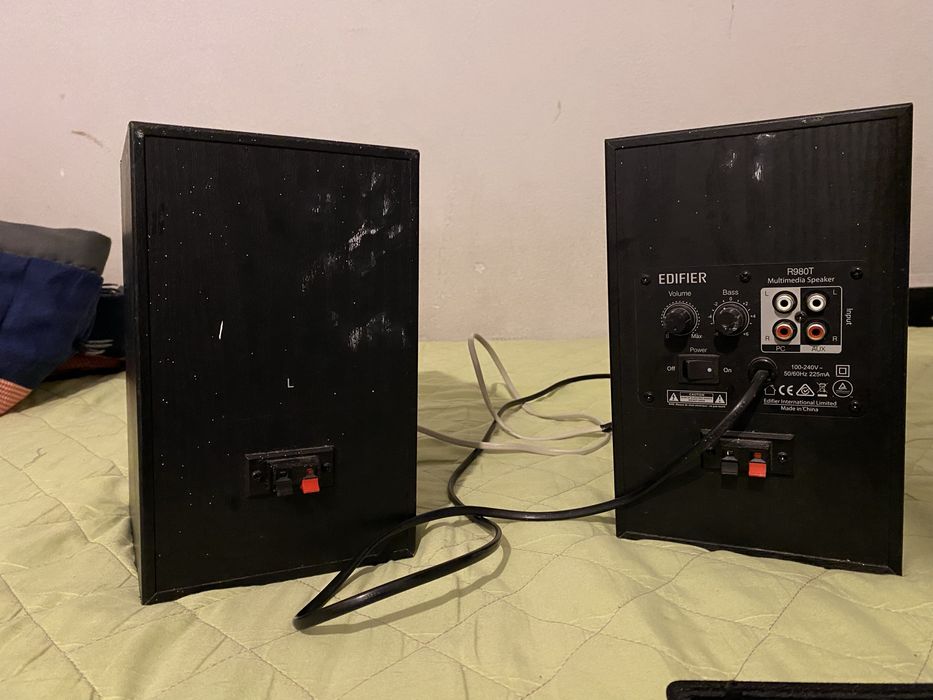 Boxe 2.0  Edifier R980T