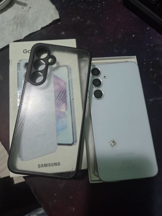 Samsung A55 5G  doua bucăți +card