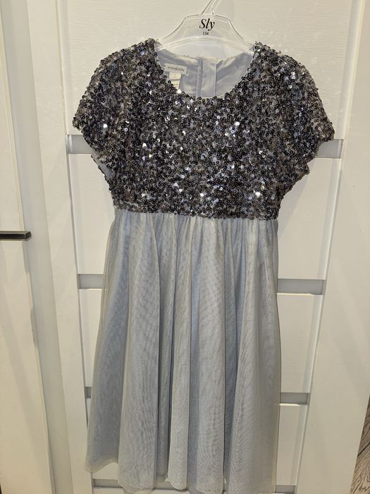 Продается шикарное платье для девочки